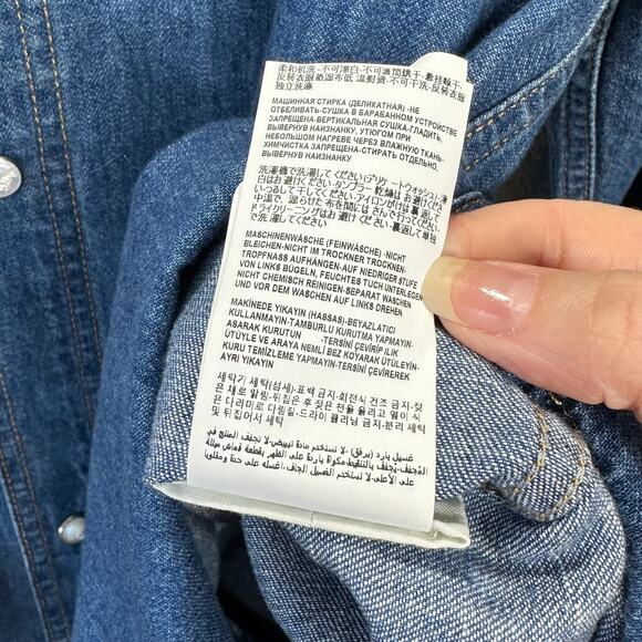 Versace Blue Denim Long Sleeve Pearl Snap Yellow Versace Logo Shirt 41 / Medium - Picture 9 of 16